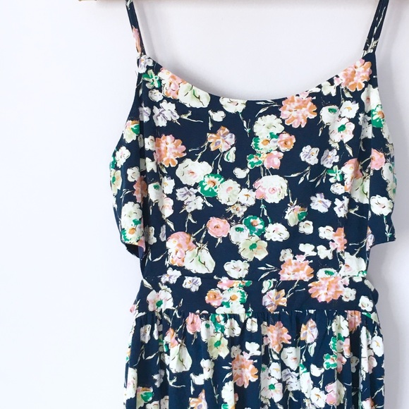 Modcloth Dresses & Skirts - Modcloth // NWOT cutout strappy floral dress
